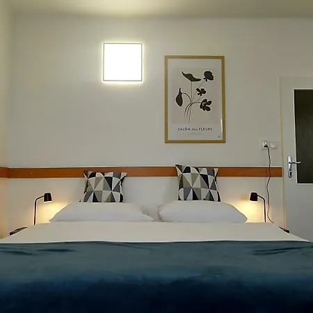 Morava 309 Safarikova 855 * 우헤르스케 흐라디슈테